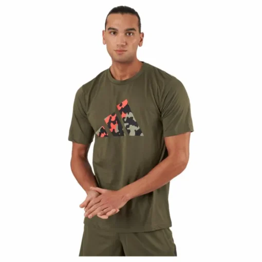 Train Essentials Seasonal Logo Training T-Shirt Olistr