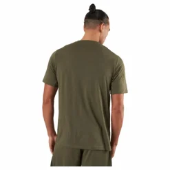 Train Essentials Seasonal Logo Training T-Shirt Olistr