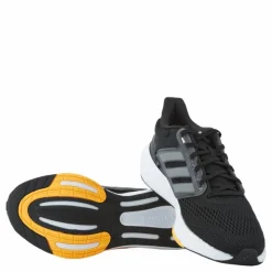 Ultrabounce Shoes Core Black / Cloud White / Carbon